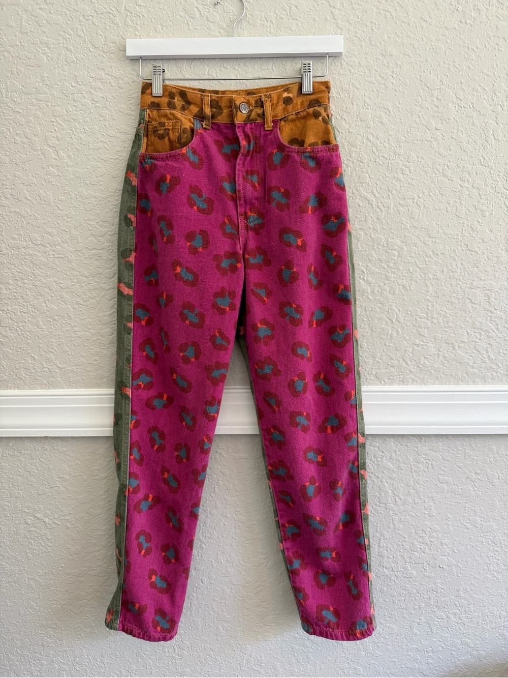 Farm Rio Onça Patch Sarja Pants Size 36 (US 0–2) Animal Print